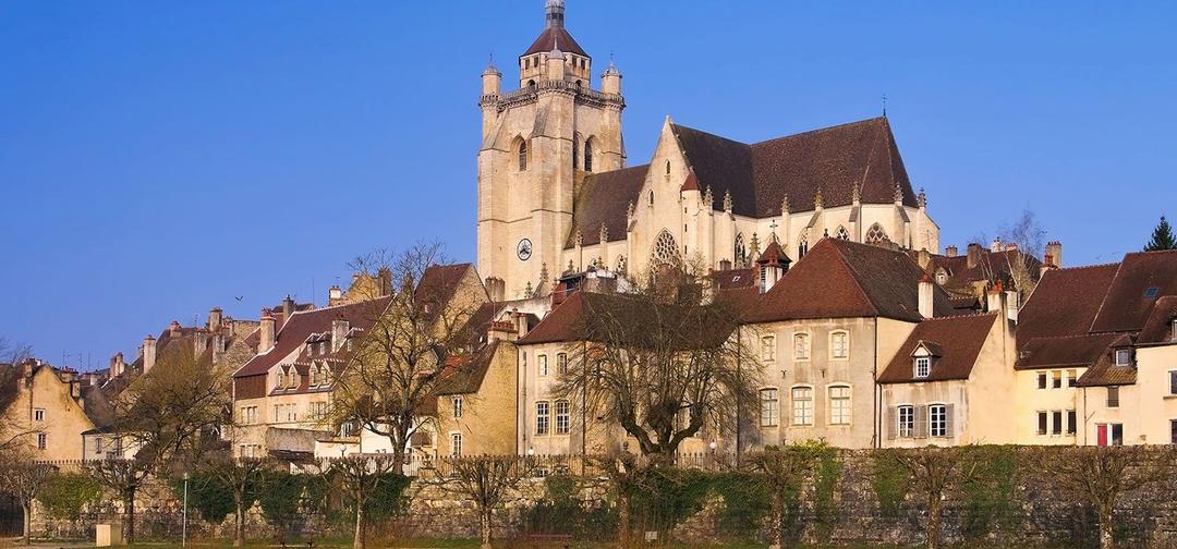 Photo du centre de Tavaux à proximité de Dole